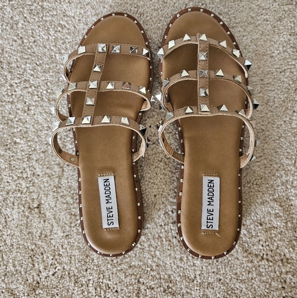 Steve Madden Shoes - Steve Madden Tan Silver Embellished Sandals Size‎ 7